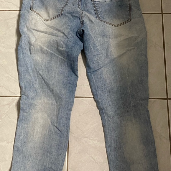 Garage light wash jeans not worn - Picture 2 of 2